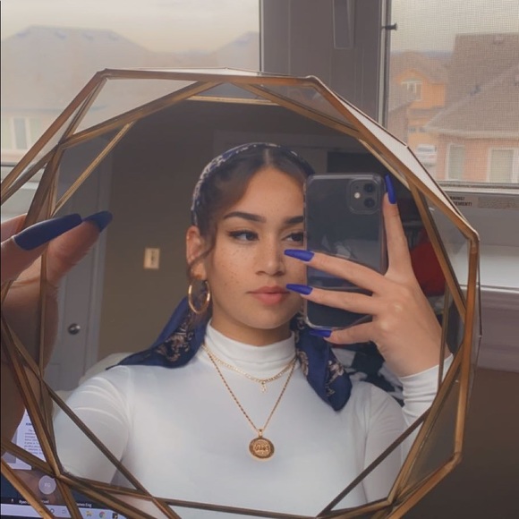 Meet your Posher, Rusham - Picture 1 of 1